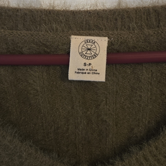 Urban Outfitters Green Cropped Sweater Vneck Fuzzy Soft, Small Womens Juniors - Picture 5 of 6